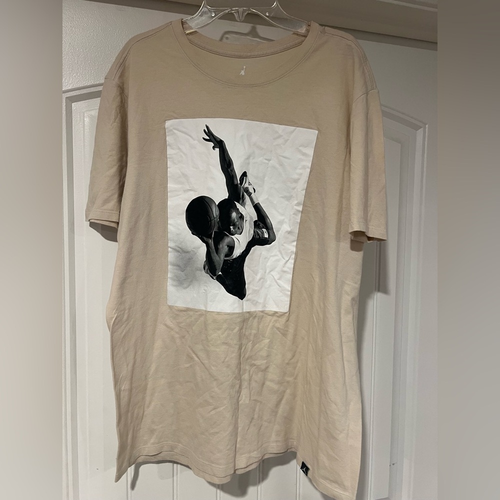 Jordan t shirt size L